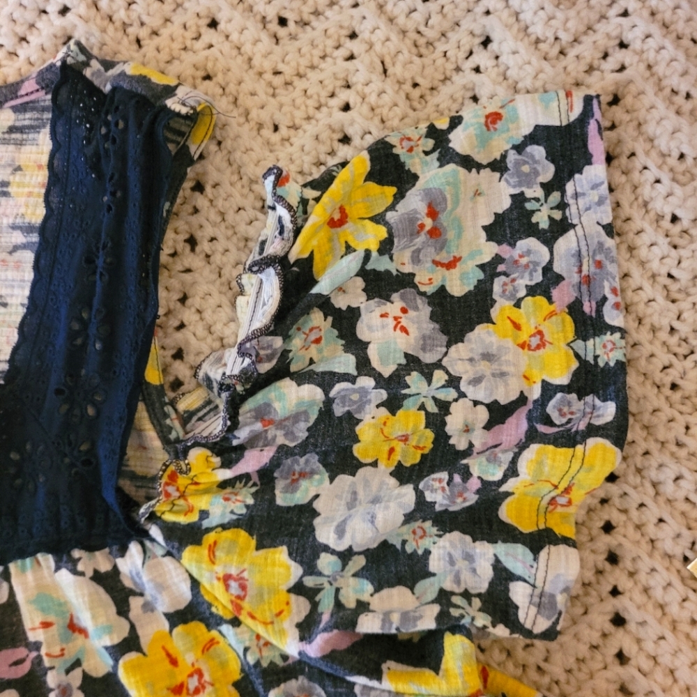 LC. Lauren Conrad Cold Shoulder Top XXL - Picture 6 of 6